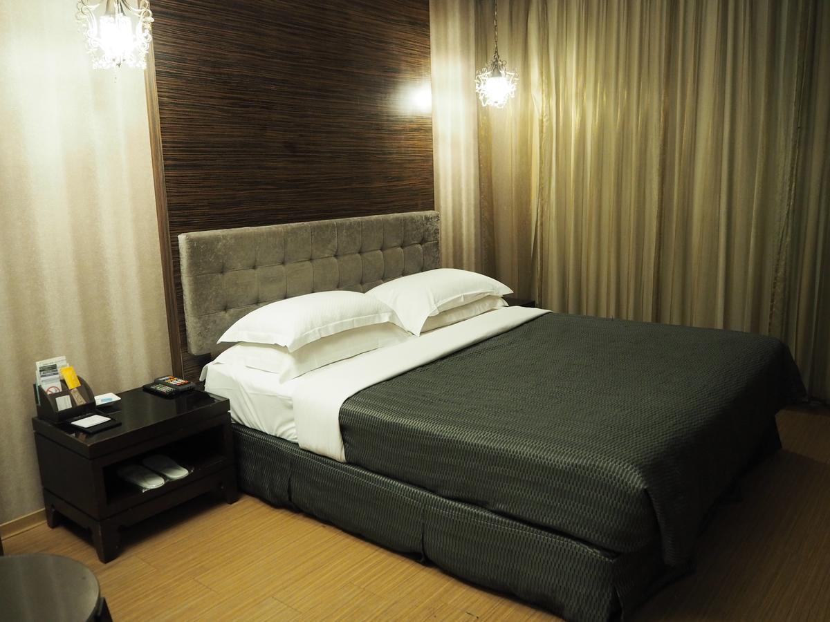 The Riverside Hotel & Motel Kaohsiung Exterior foto